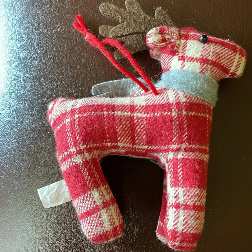 Wondershop Red Reindeer Cloth Holiday Christmas Ornament Scarf 6